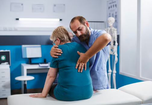 بازتوانی ستون فقرات در کلینیک پادرمانی